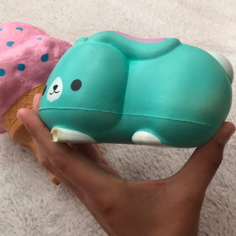 Two squishy‘s - Picture 2 of 4